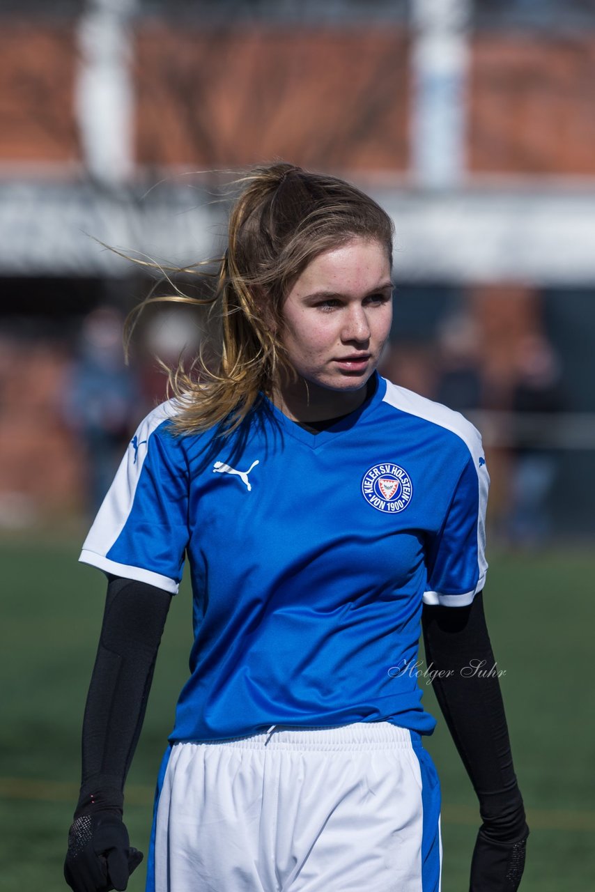 Bild 397 - B-Juniorinnen Halbfinale SVHU - Holstein Kiel : Ergebnis: 3:0